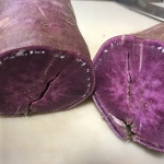 【紫芋】家庭菜園でできた紫色のサツマイモでご飯を炊いたらすごい色になりました！