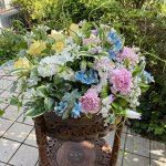 【フラワーアレンジメント】色とりどりの花を入れるポイント