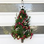 クリスマスツリーをドア飾りにしました！